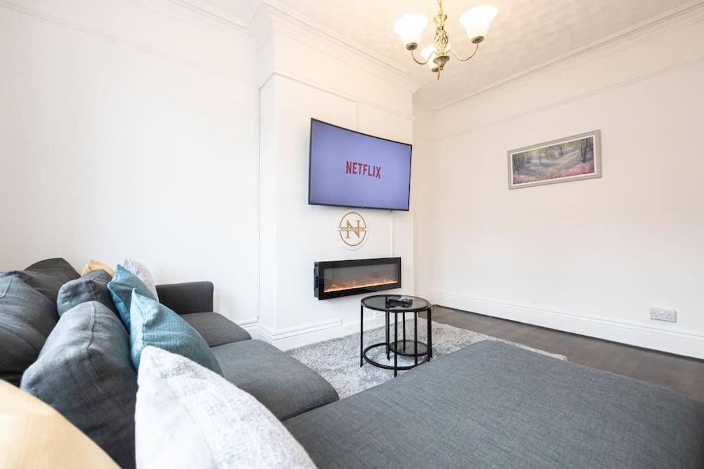 Bright & Modern 3 Bedroom Old Trafford Home Mánchester Exterior foto