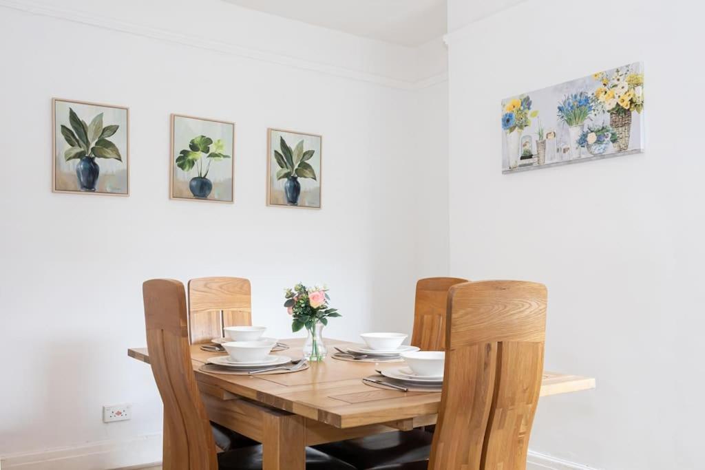 Bright & Modern 3 Bedroom Old Trafford Home Mánchester Exterior foto